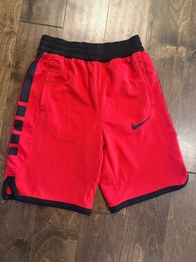 Large Nike Athletic Basketball Shorts